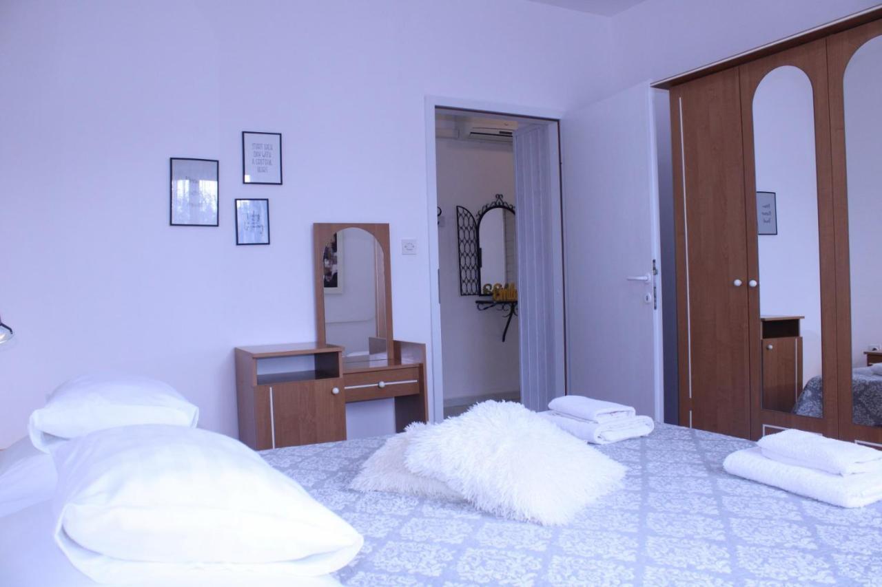 Lily'S Lovely Apartments Fažana Exterior foto