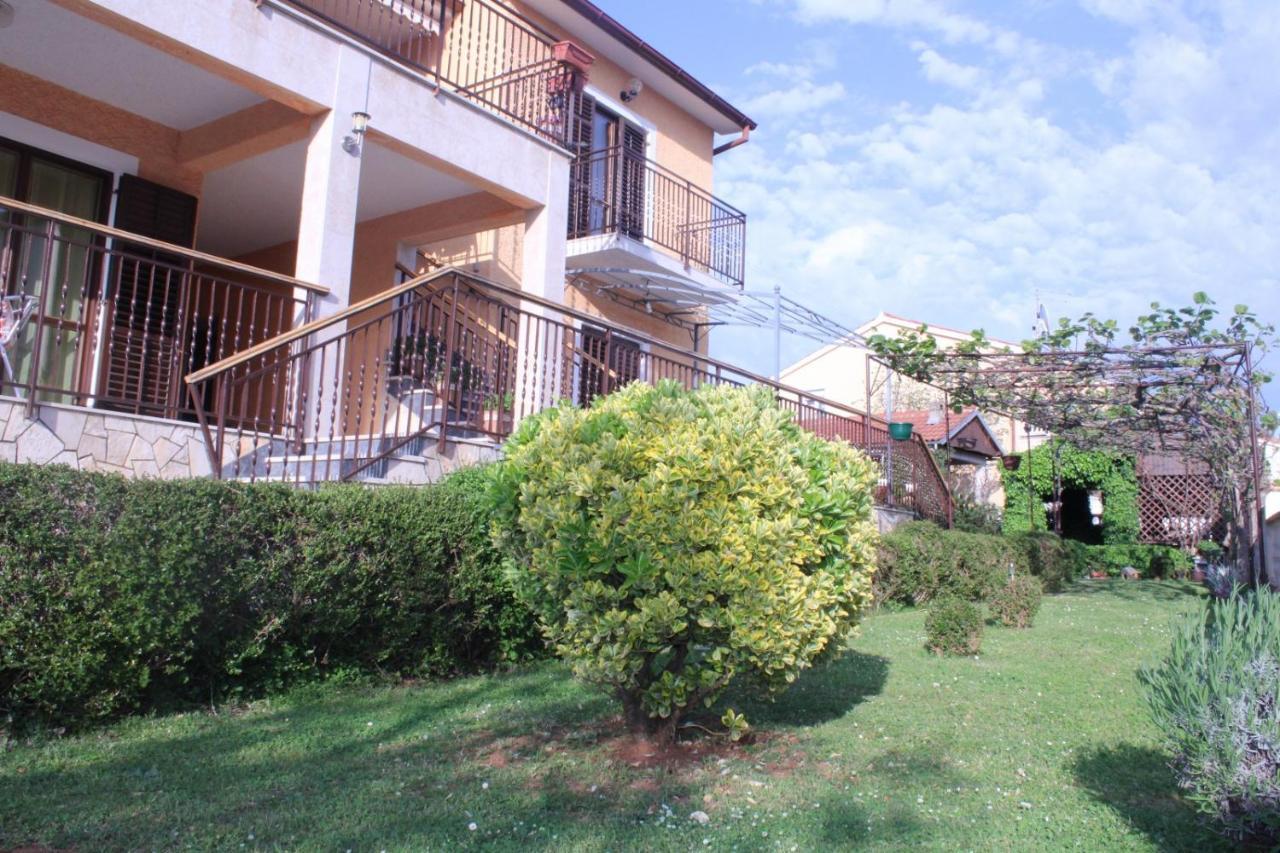 Lily'S Lovely Apartments Fažana Exterior foto